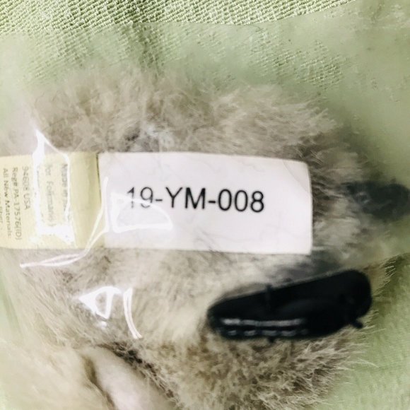 Folkmanis Mini Emperor Penguin Baby Finger Puppet Plush 4” Realistic Plush Toy - Picture 5 of 7